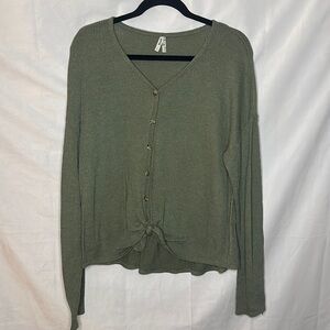 MUDD GREEN KNIT BUTTON TIE LONG SLEEVE (L)